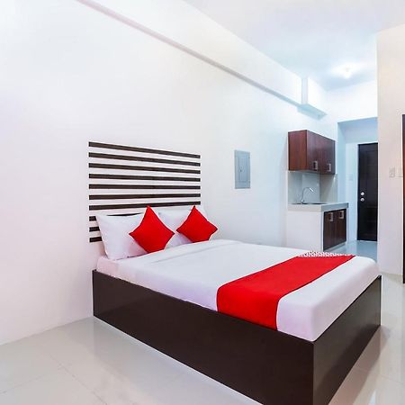 Oyo 505 Jardin Suites Манила Екстериор снимка