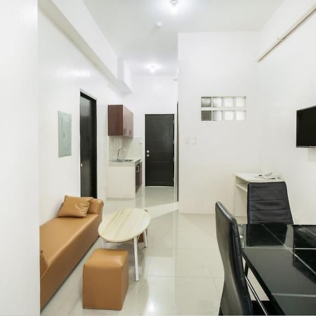 Oyo 505 Jardin Suites Манила Екстериор снимка