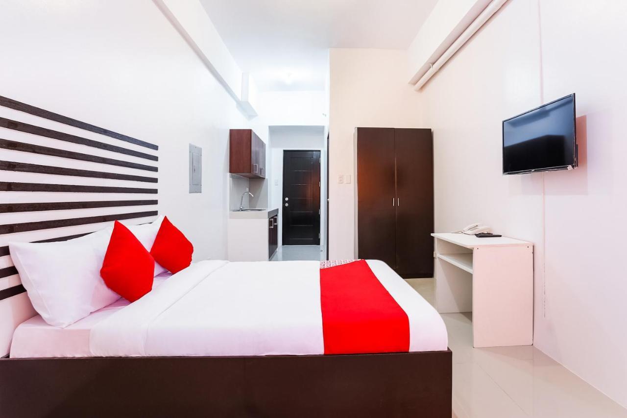 Oyo 505 Jardin Suites Манила Екстериор снимка