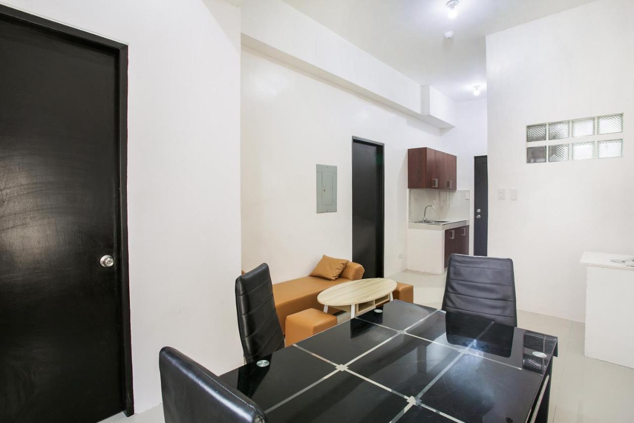 Oyo 505 Jardin Suites Манила Екстериор снимка