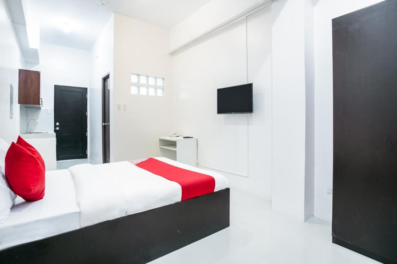 Oyo 505 Jardin Suites Манила Екстериор снимка