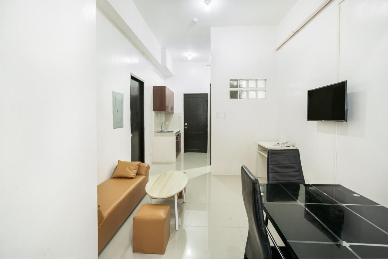Oyo 505 Jardin Suites Манила Екстериор снимка