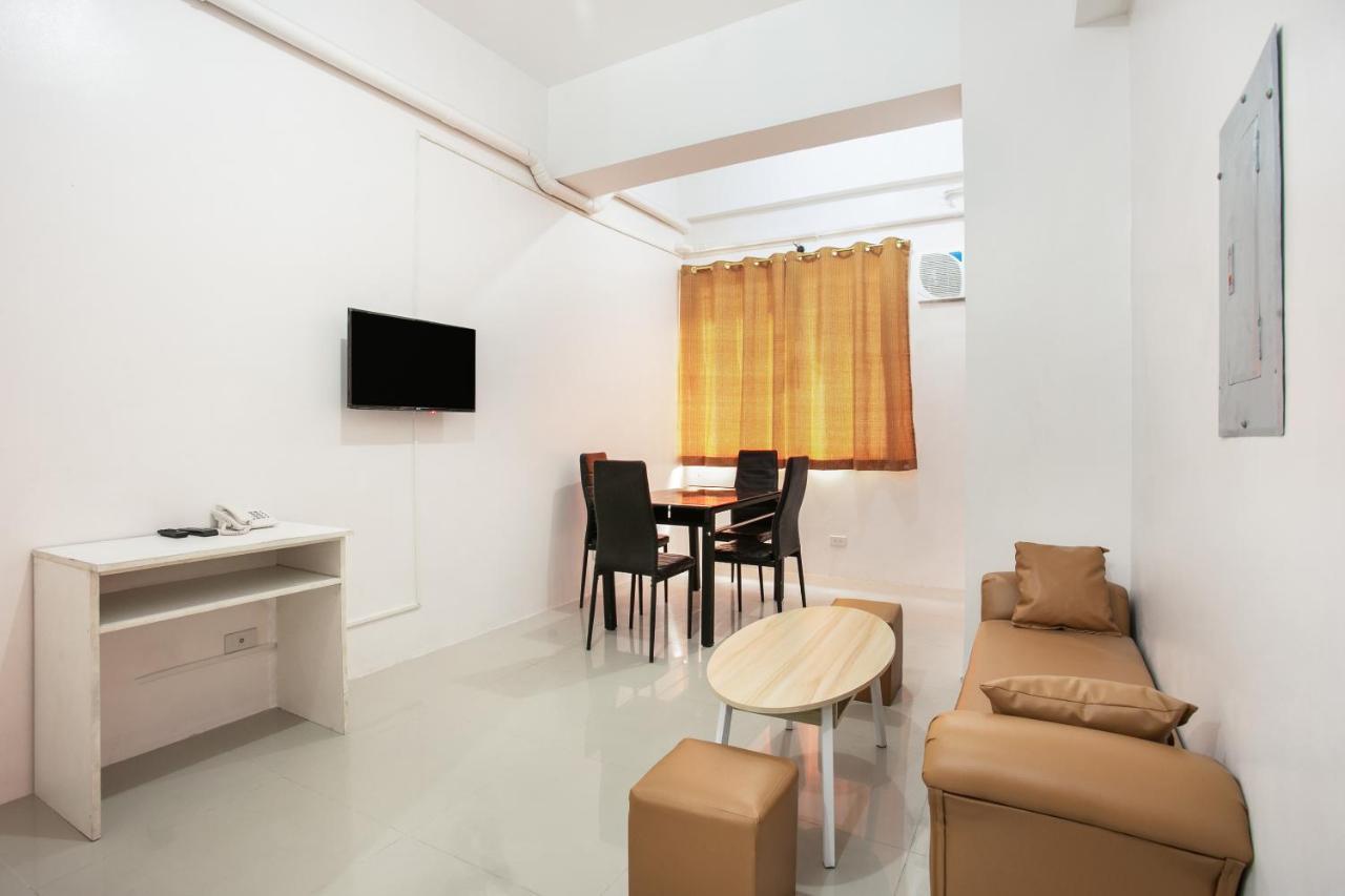 Oyo 505 Jardin Suites Манила Екстериор снимка